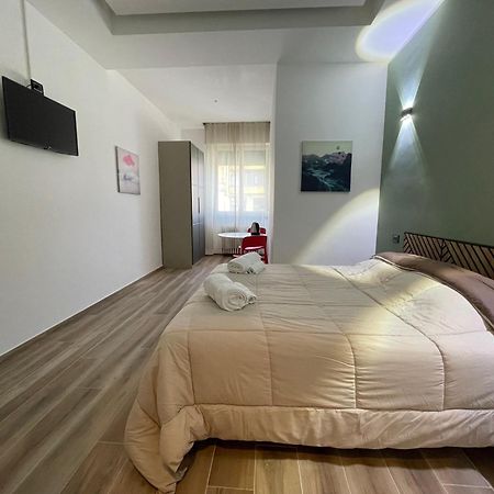 Guest House Design Navigli Milan Bagian luar foto